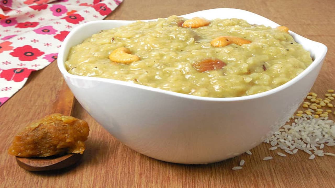 tasty and fragrant as the traditional temple ghee pongal recipe