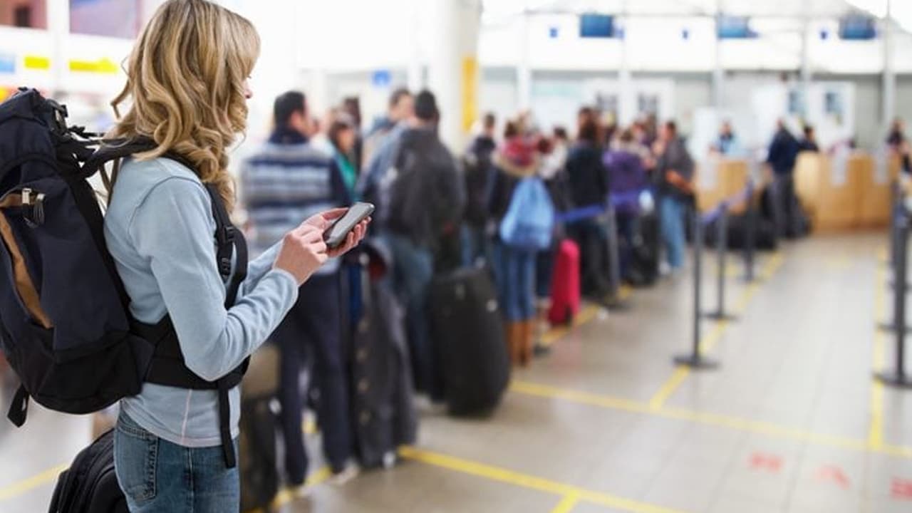 4 Easy ways to avoid check in lines at airport 