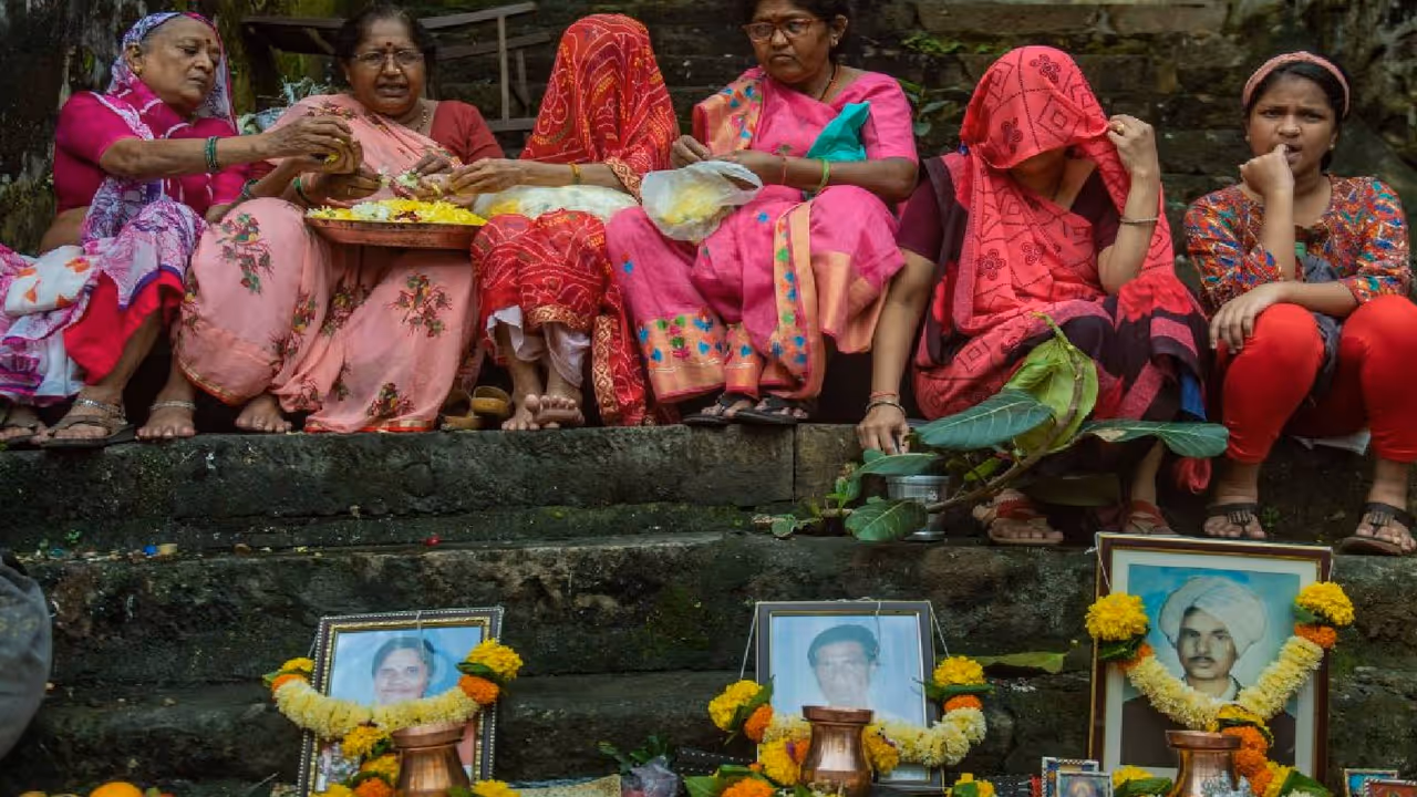 Sarva Pitru Amavasya 2025