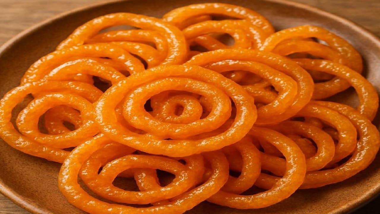 Eating jalebi on Dussehra 2025 Eating jalebi on Dussehra 2025