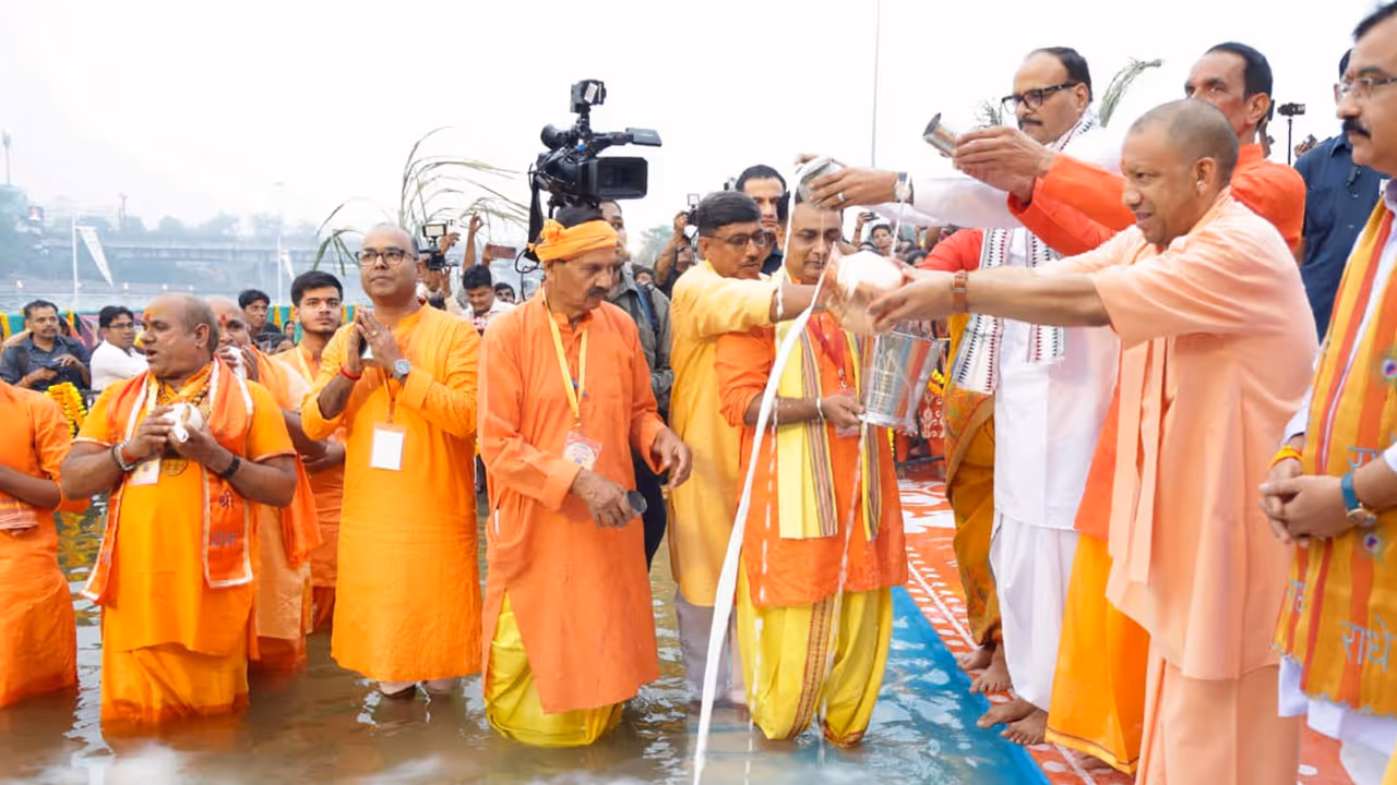 CM Yogi Adityanath Chhath Puja 2025