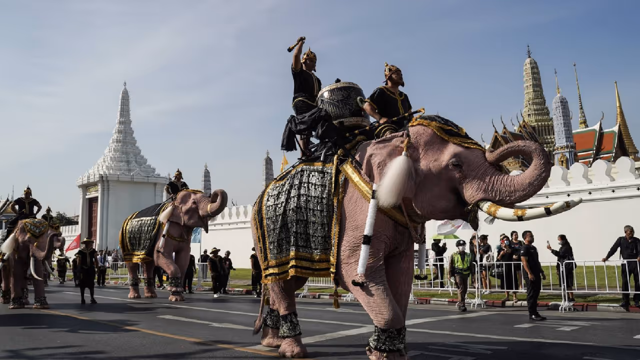 Queen Sirikit tribute