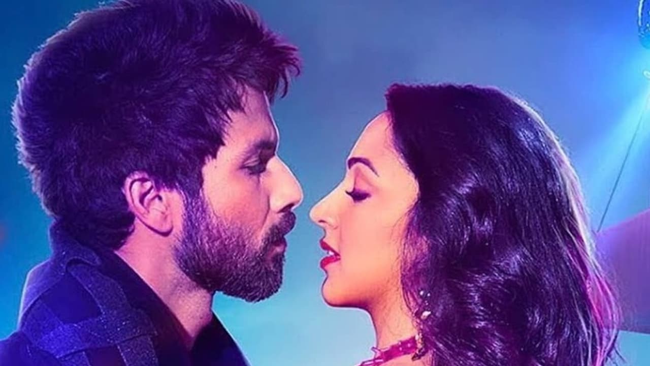 shahid kapoor kiara advani viral kissing scene shahid kapoor kiara advani viral kissing scene