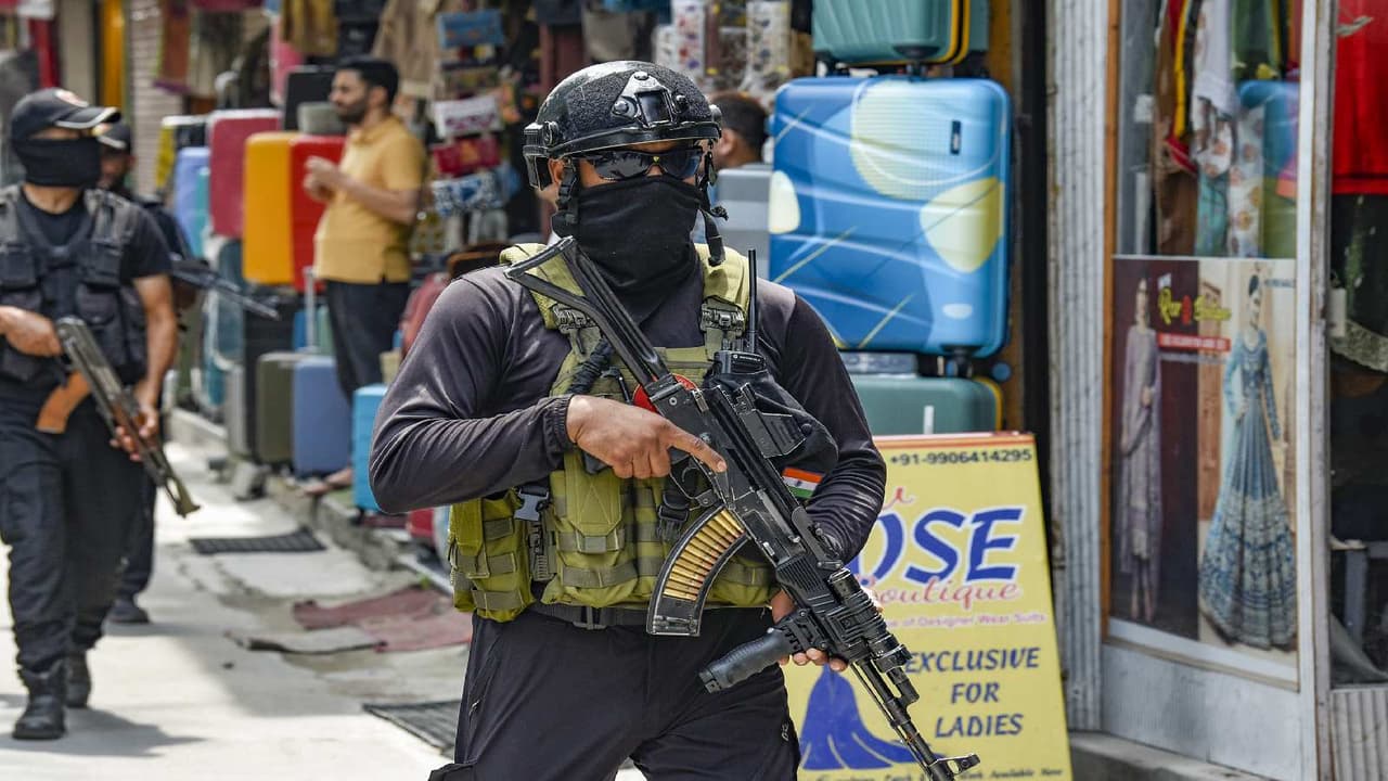 kashmiri police kashmiri police