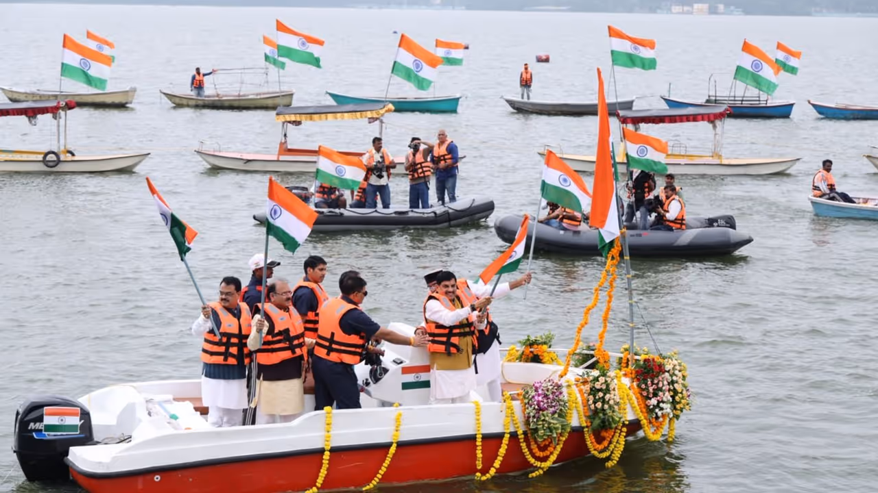 Boat Tiranga Yatra Bhopal Boat Tiranga Yatra Bhopal