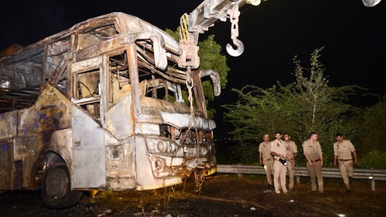 Yamuna Expressway Bus Fire Yamuna Expressway Bus Fire