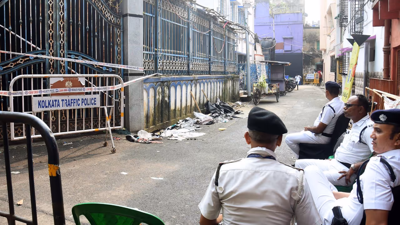 Kolkata Durga Puja Pandal Stampede Seven Accused Sent To 10 Day Police Remand Kolkata Durga Puja Pandal Stampede Seven Accused Sent To 10 Day Police Remand