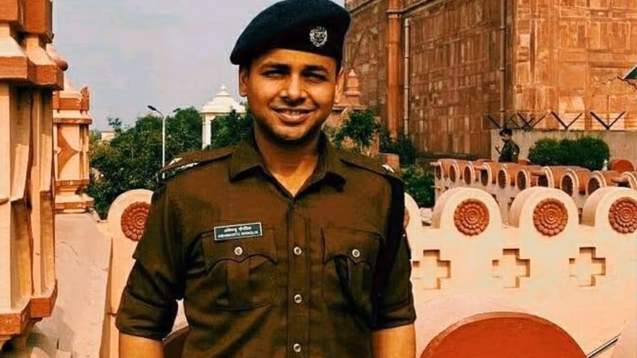who is ips abhimanyu manglik fatehpur sp karwa chauth 2026 who is ips abhimanyu manglik fatehpur sp karwa chauth 2026