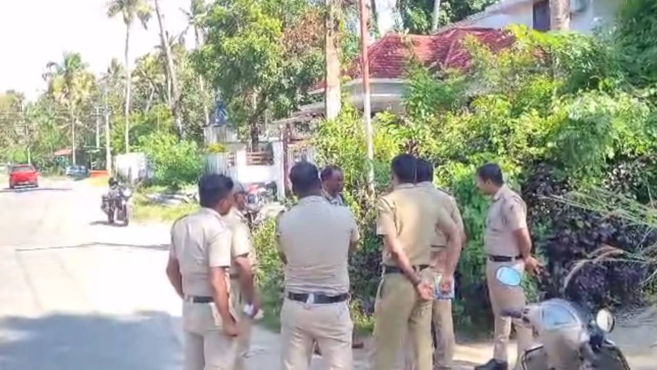 Robery at vadanapally Thrissur