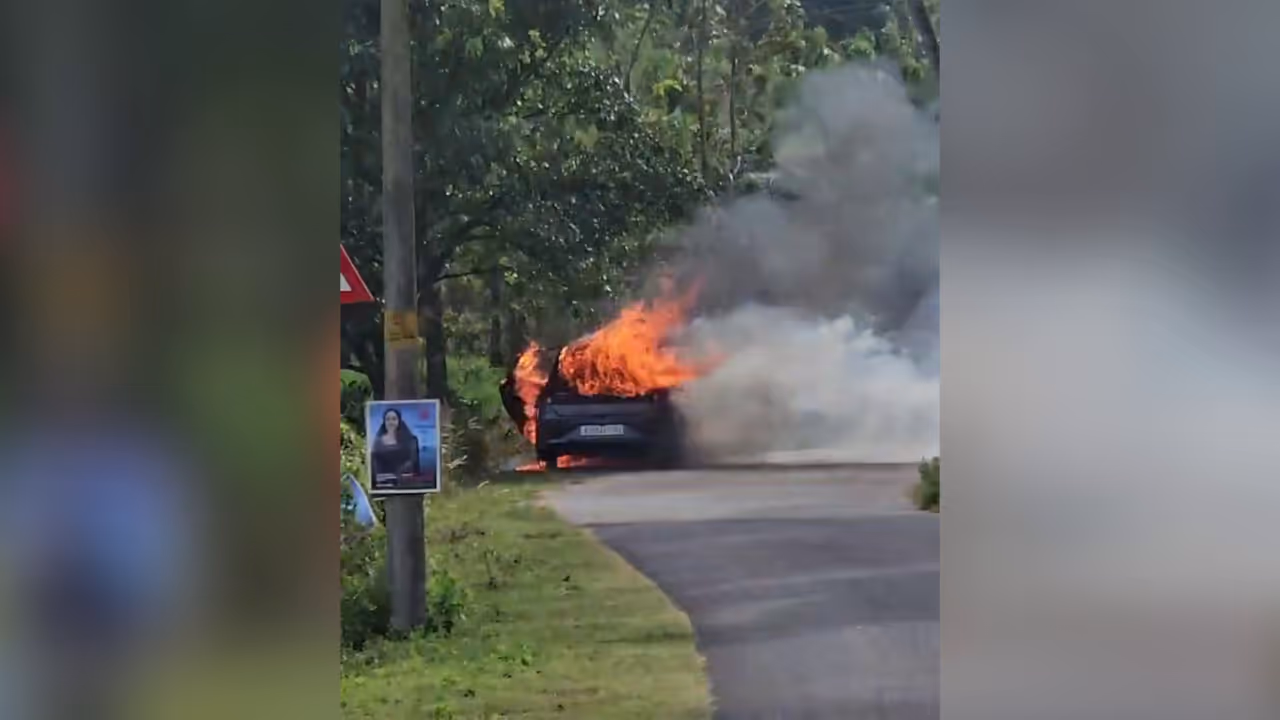 Car caught fire Car caught fire