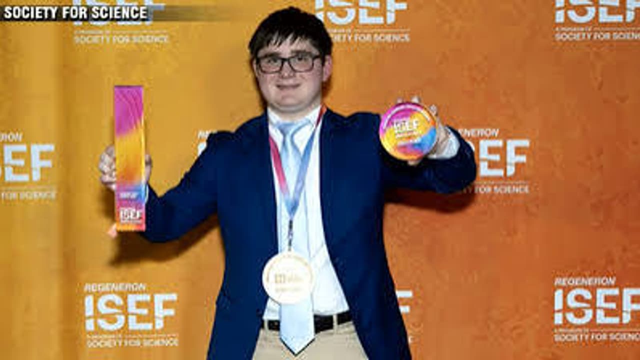 Benjamin Davis, 16 year old Student Builds Low Cost Machine to Recycle 3D Printer Waste Benjamin Davis, 16 year old Student Builds Low Cost Machine to Recycle 3D Printer Waste
