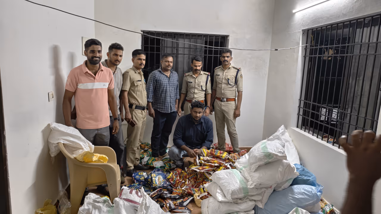 36626 packets of banned pan masala seized in kasaragod youth arrested 36626 packets of banned pan masala seized in kasaragod youth arrested