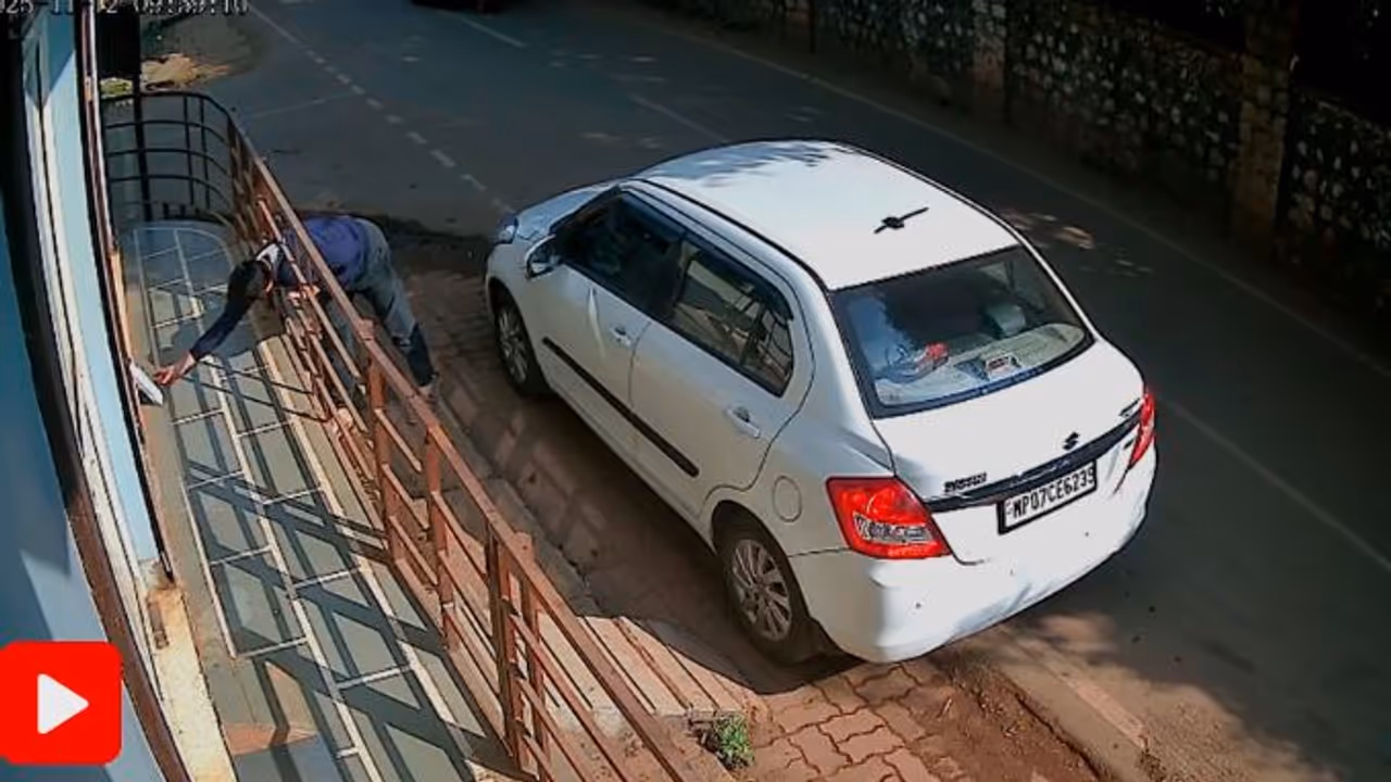 man Steals Newspaper Worth Rs 8