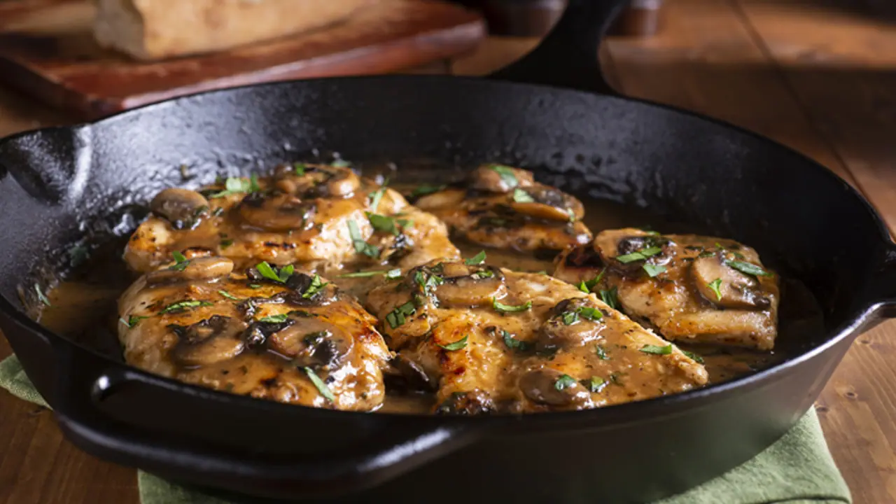 5 thing you should not cook in iron cookware