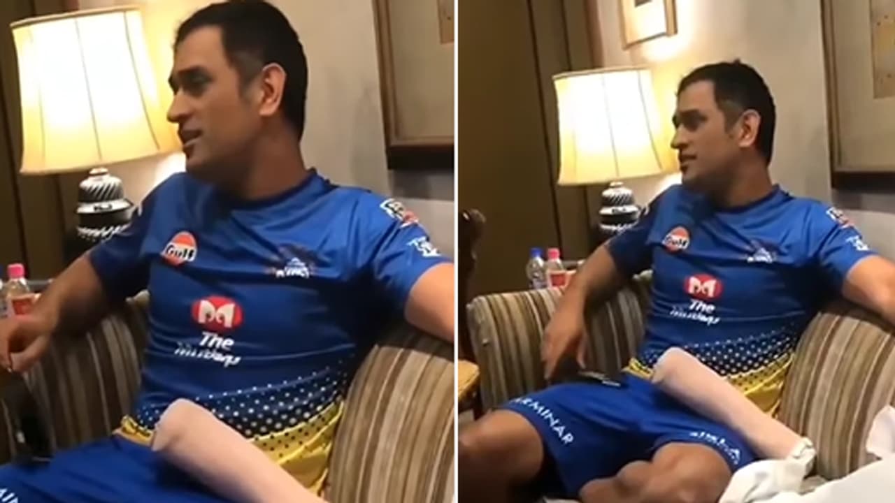 MS Dhoni singing viral video