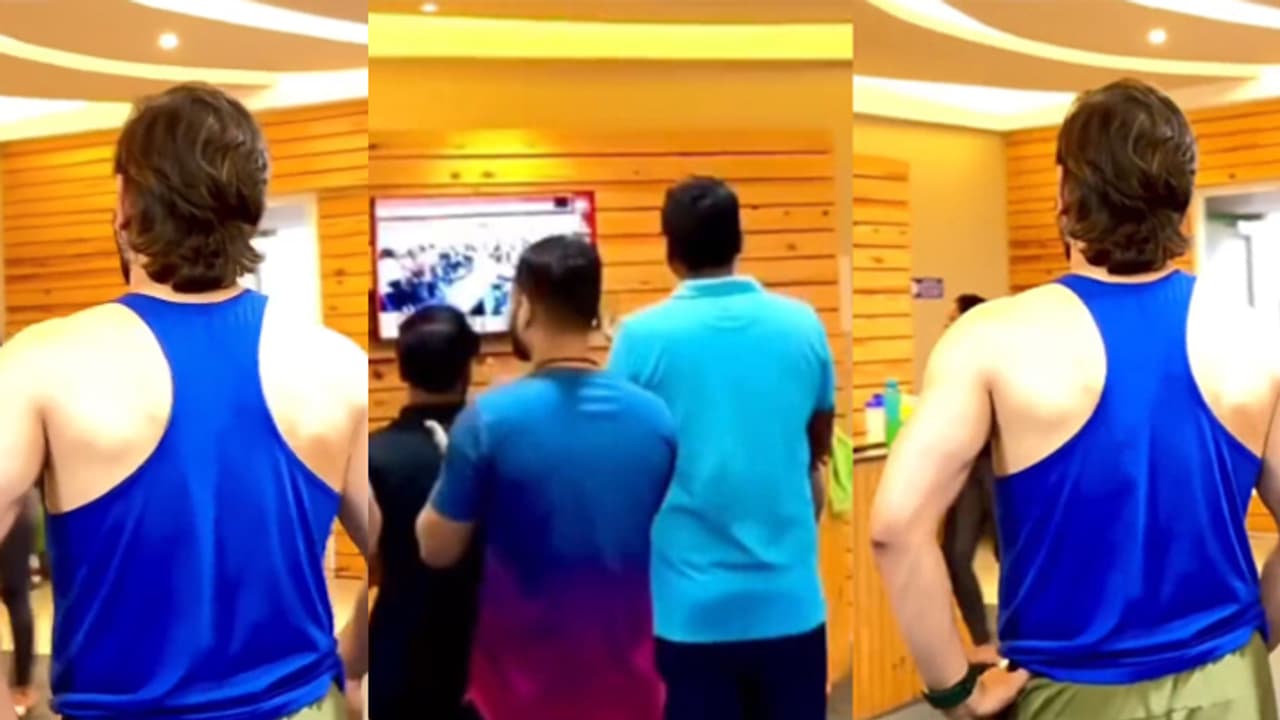 MS Dhoni on chandrayaan 3 landing MS Dhoni on chandrayaan 3 landing