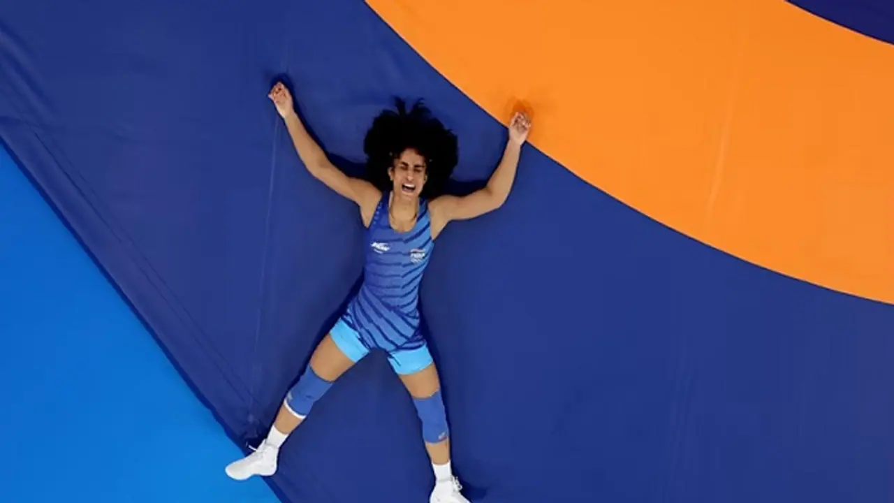 Vinesh Phogat fainted after being disqualified Vinesh Phogat fainted after being disqualified