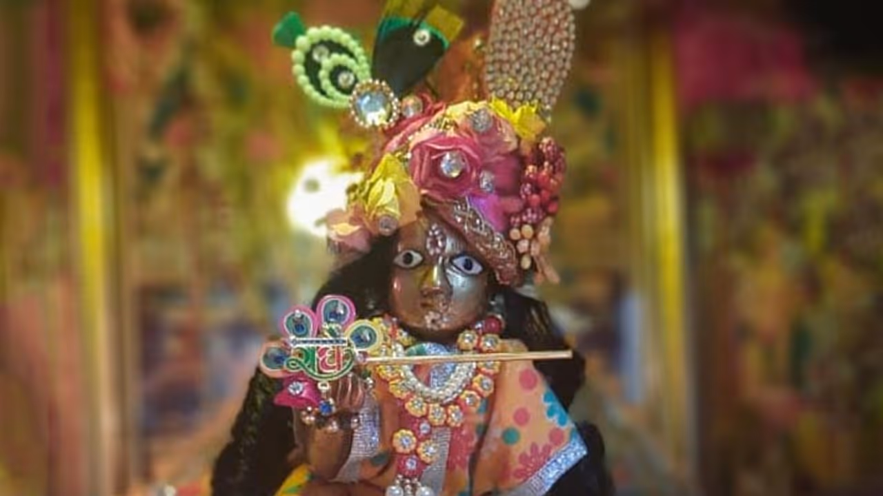 how to clean laddu Gopal Murti