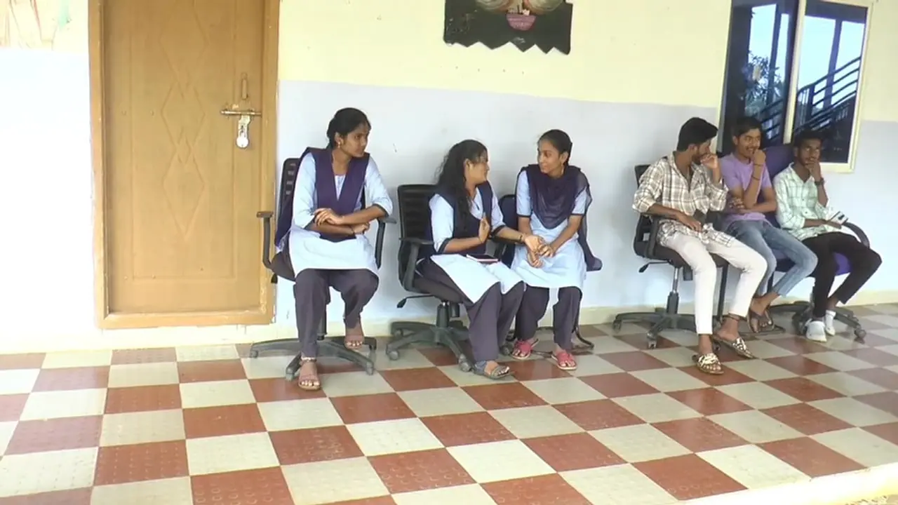 Siddeshwara Paramedical College