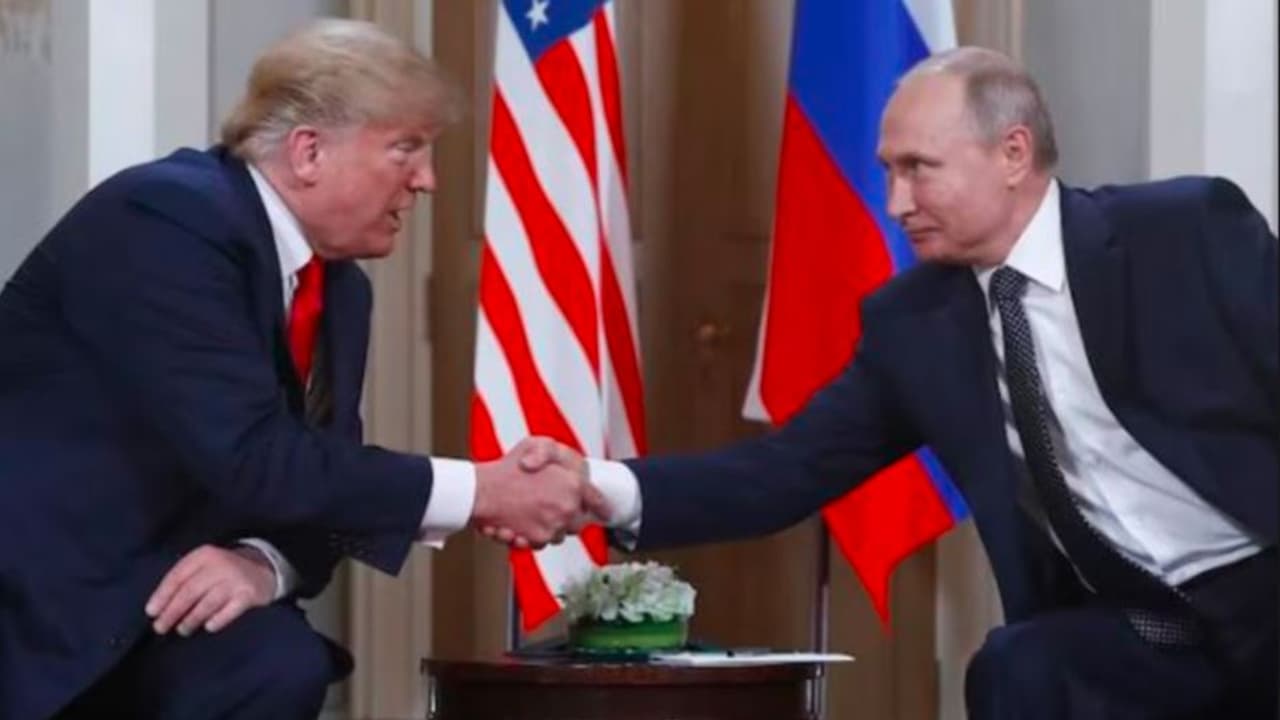 Putin and Trump Discuss Ukraine Conflict in Phone Call Putin and Trump Discuss Ukraine Conflict in Phone Call