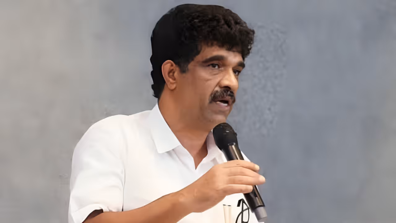 Saji Nanthiyattu resigned from film chamber general secretary post Saji Nanthiyattu resigned from film chamber general secretary post