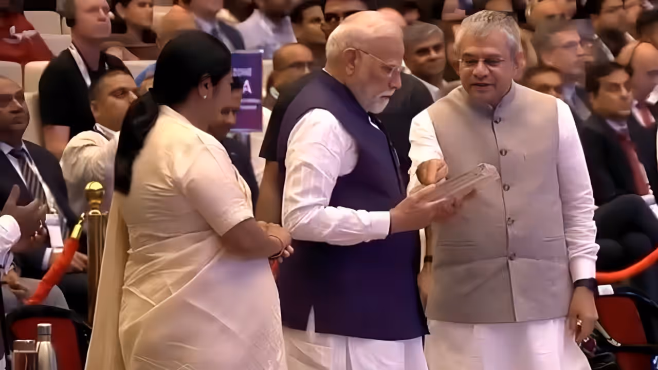 Rekha Gupta, Narendra Modi and Ashwini Vaishnaw