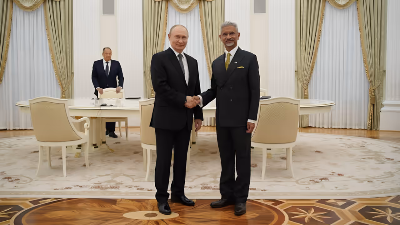 Jaishankar meets Putin 