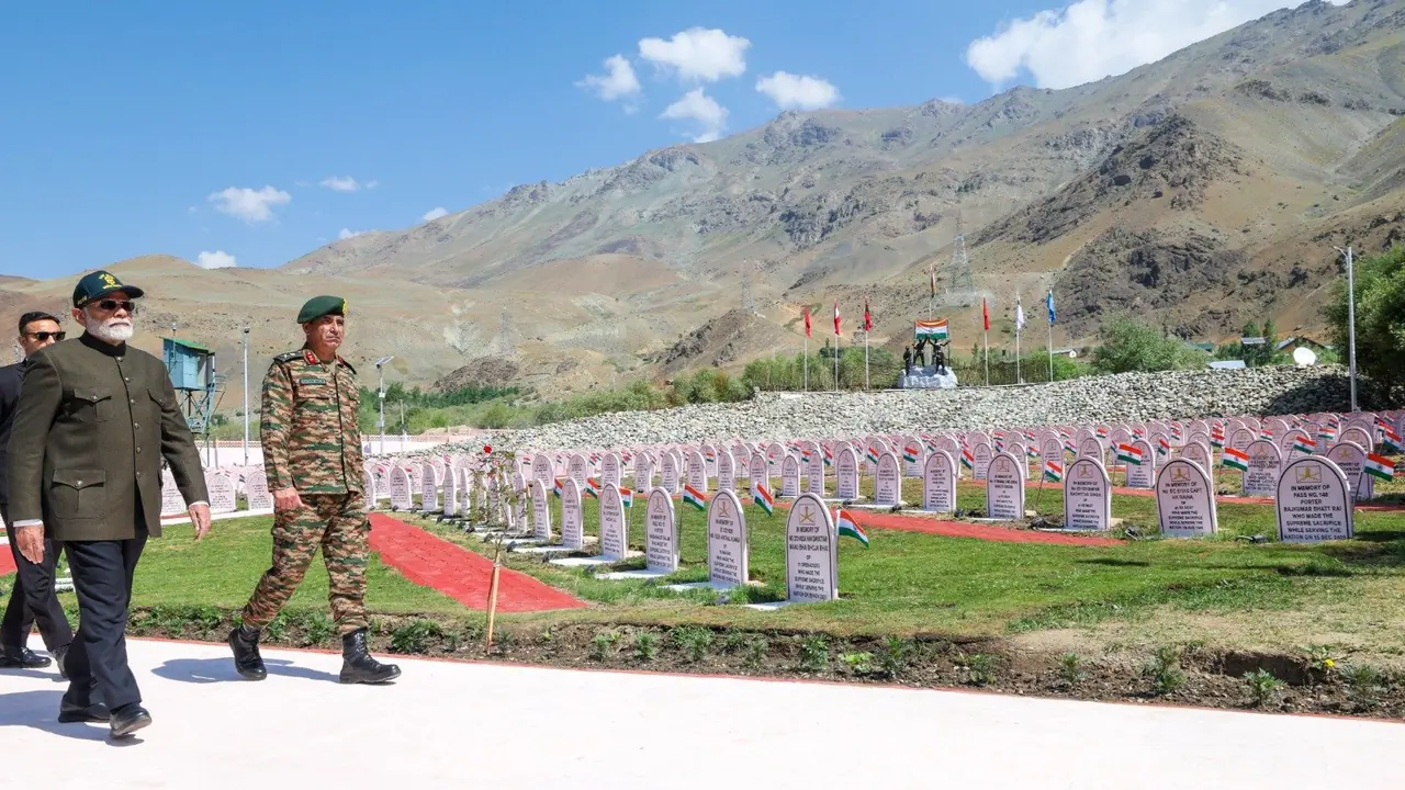 PM Modi In Kargil says Pakistan Has not Learned Anything From History bsm PM Modi In Kargil says Pakistan Has not Learned Anything From History bsm