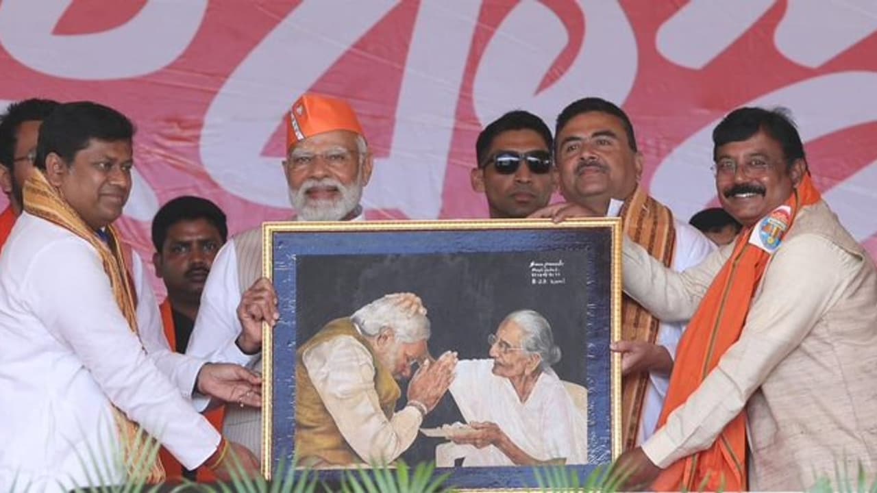 PM Modi expressed gratitude to BJP and people of the country for being nominated from Varanasi ls seat bsm PM Modi expressed gratitude to BJP and people of the country for being nominated from Varanasi ls seat bsm