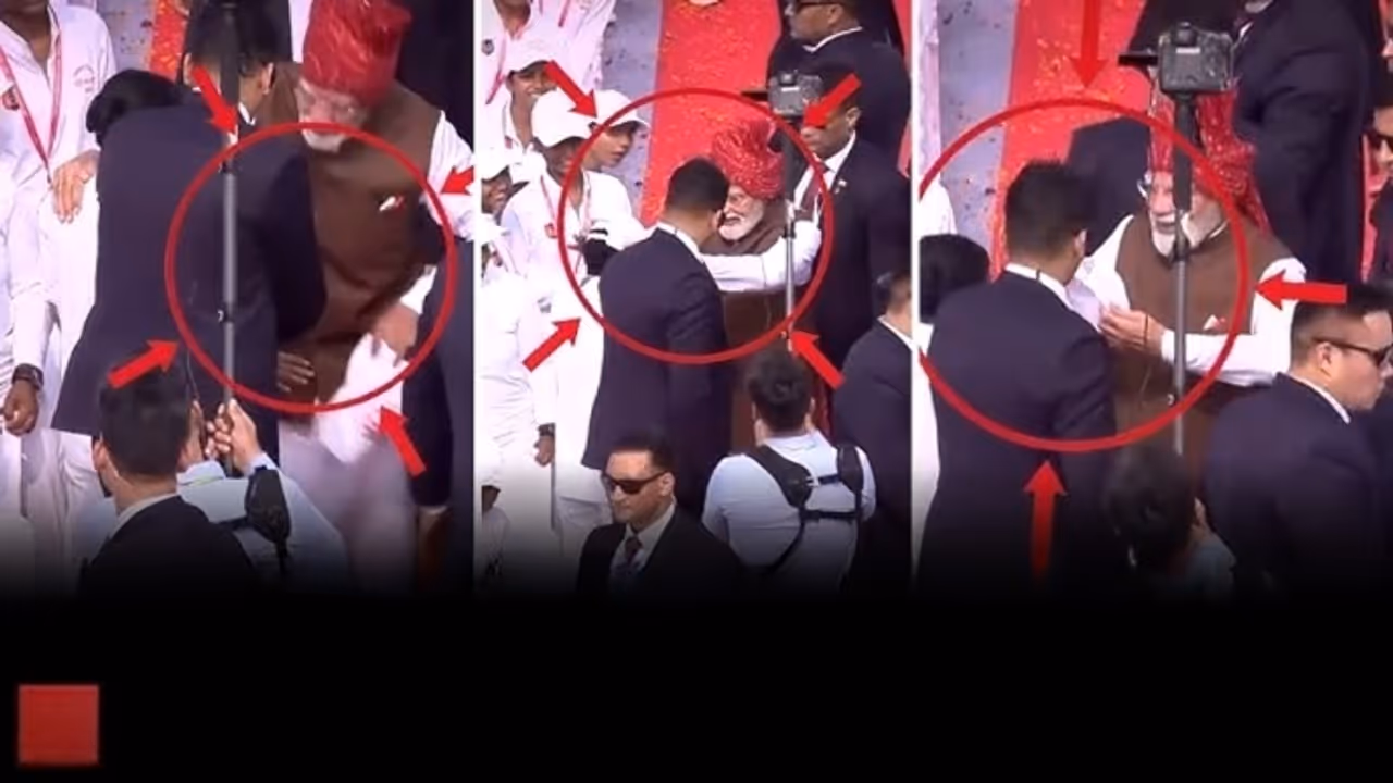 PM Modi’s Sweet Gesture After Girl Touches His Feet Wins Hearts PM Modi’s Sweet Gesture After Girl Touches His Feet Wins Hearts