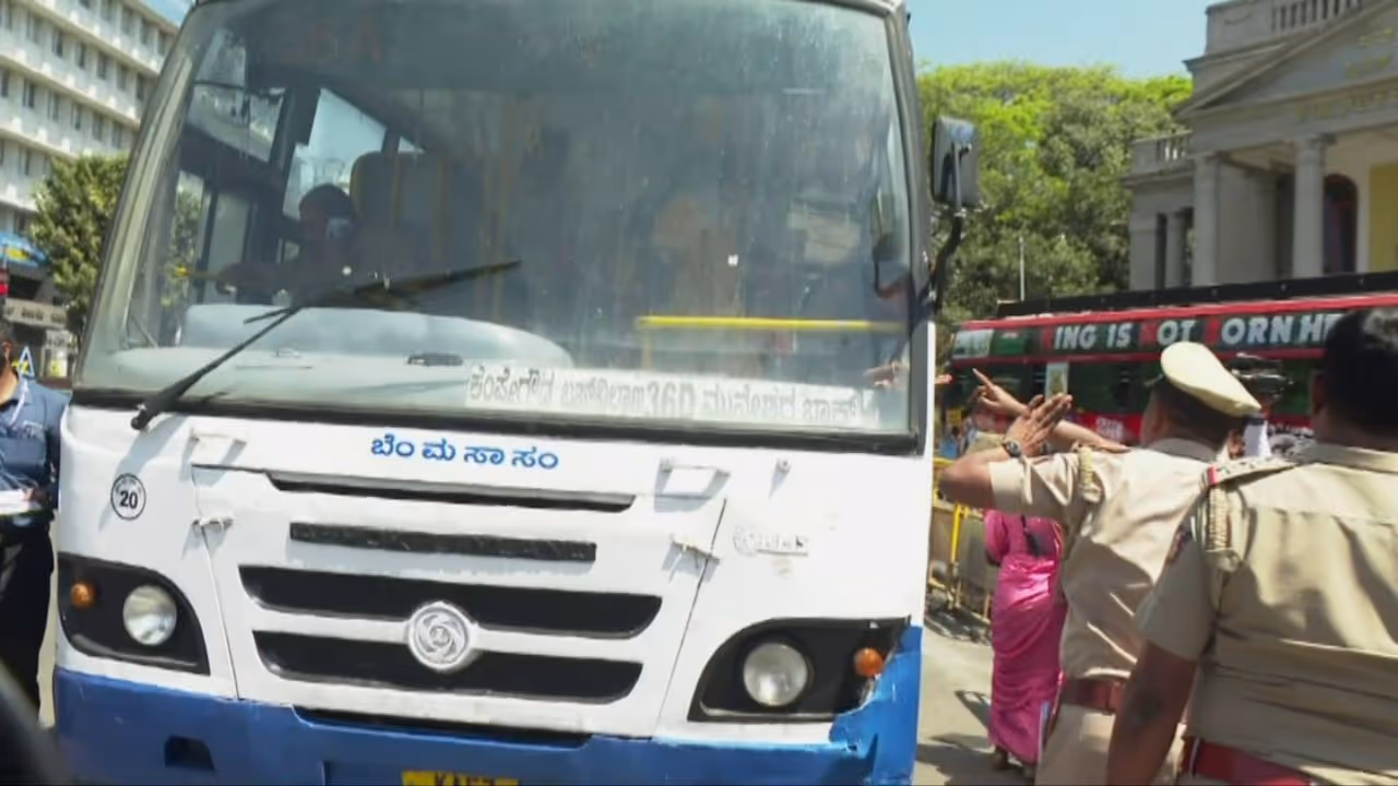BMTC Bus Passengers BMTC Bus Passengers