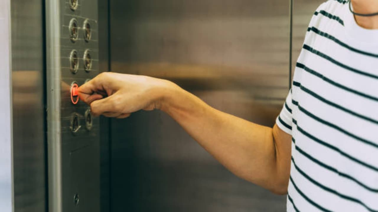 child stuck in lift child stuck in lift