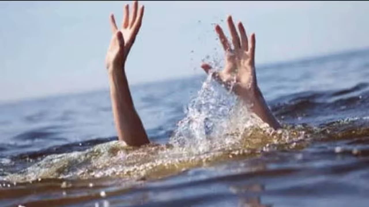 drowning drowning