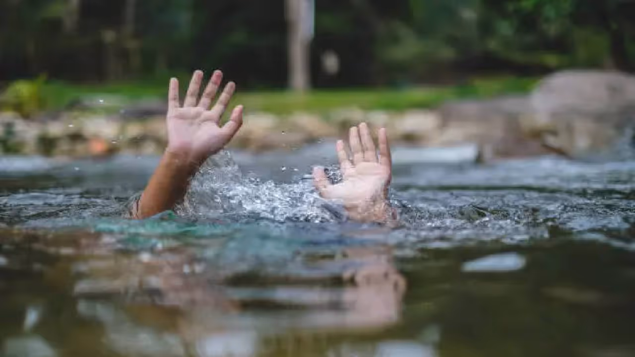 drowning drowning