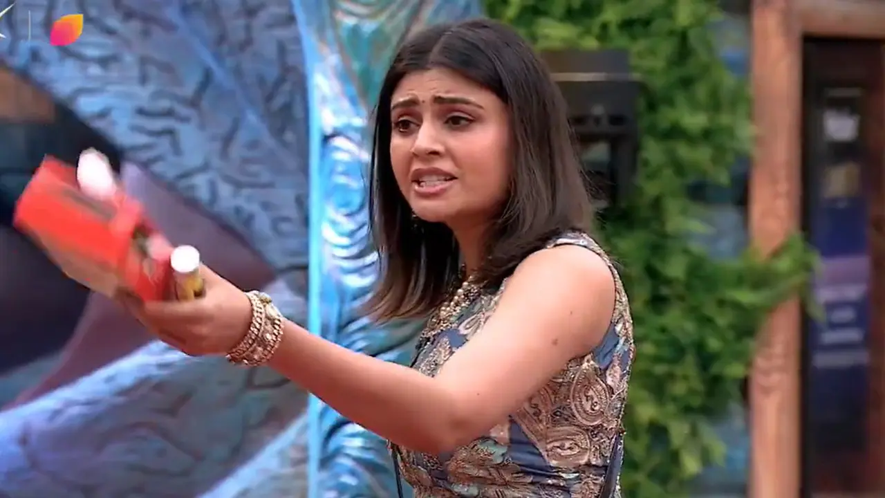 bigg boss 19 latest promo video malti chahar farhana bhatt fight bigg boss 19 latest promo video malti chahar farhana bhatt fight