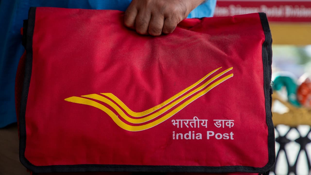 postal clerk salary postal clerk salary