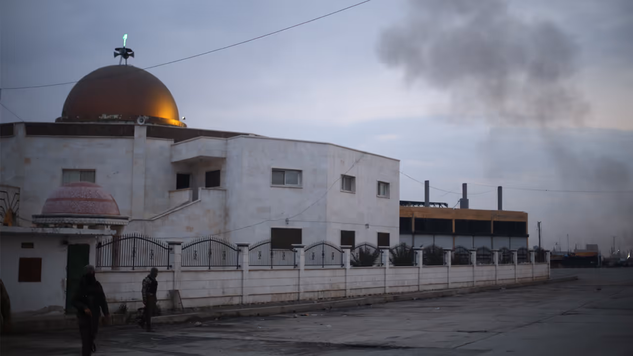 Syria Mosque Bombing During Friday Prayers Kills 8 Injures 18 Syria Mosque Bombing During Friday Prayers Kills 8 Injures 18