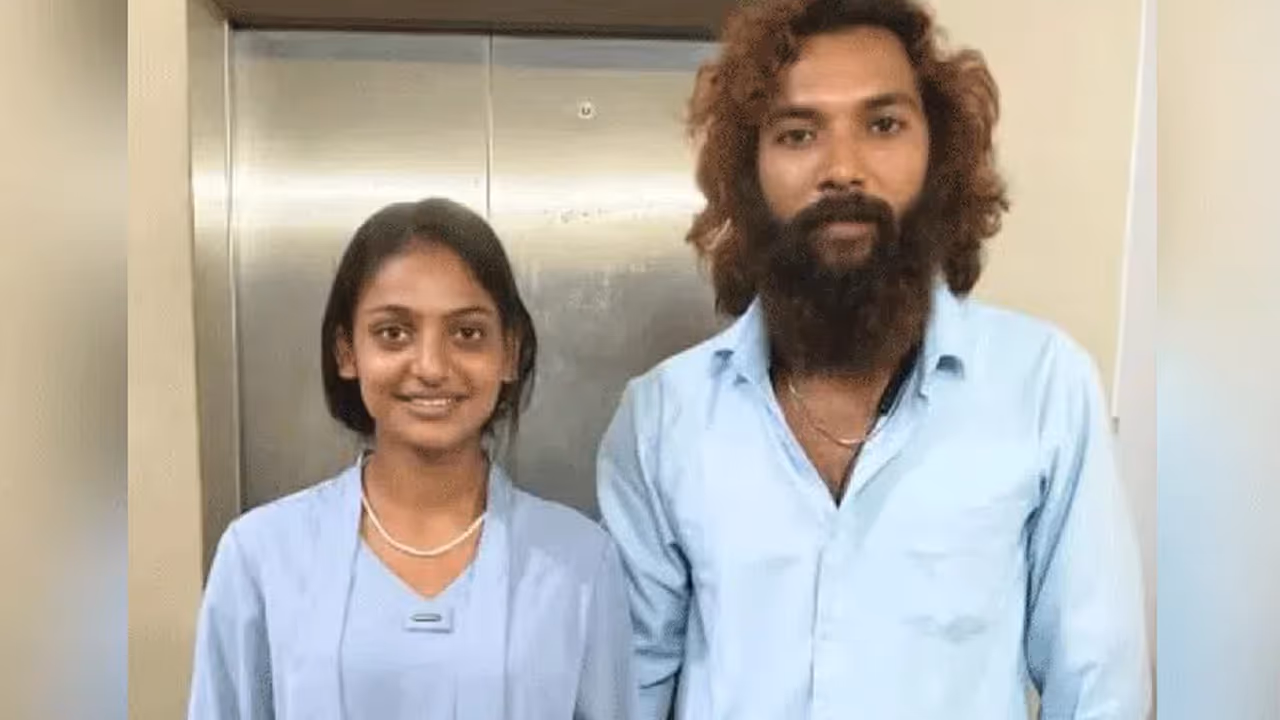 monalisa bhosle kumbh viral girl marriage news monalisa bhosle kumbh viral girl marriage news