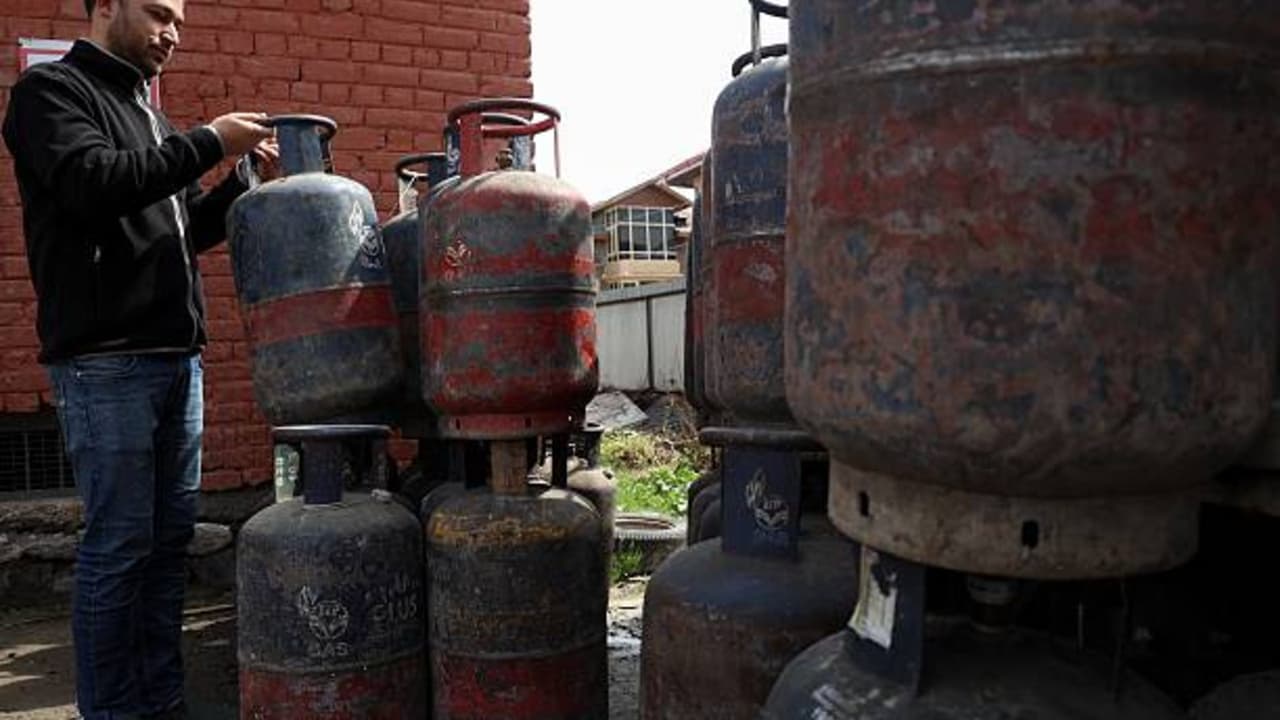 india commercial lpg price hike india commercial lpg price hike