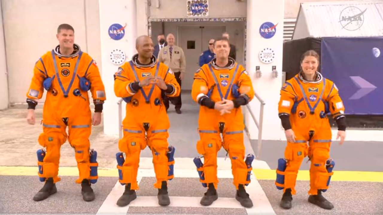 nasa artemis ii moon mission success astronauts return orion spacecraft lunar flyby 21st century history 0 nasa artemis ii moon mission success astronauts return orion spacecraft lunar flyby 21st century history 0