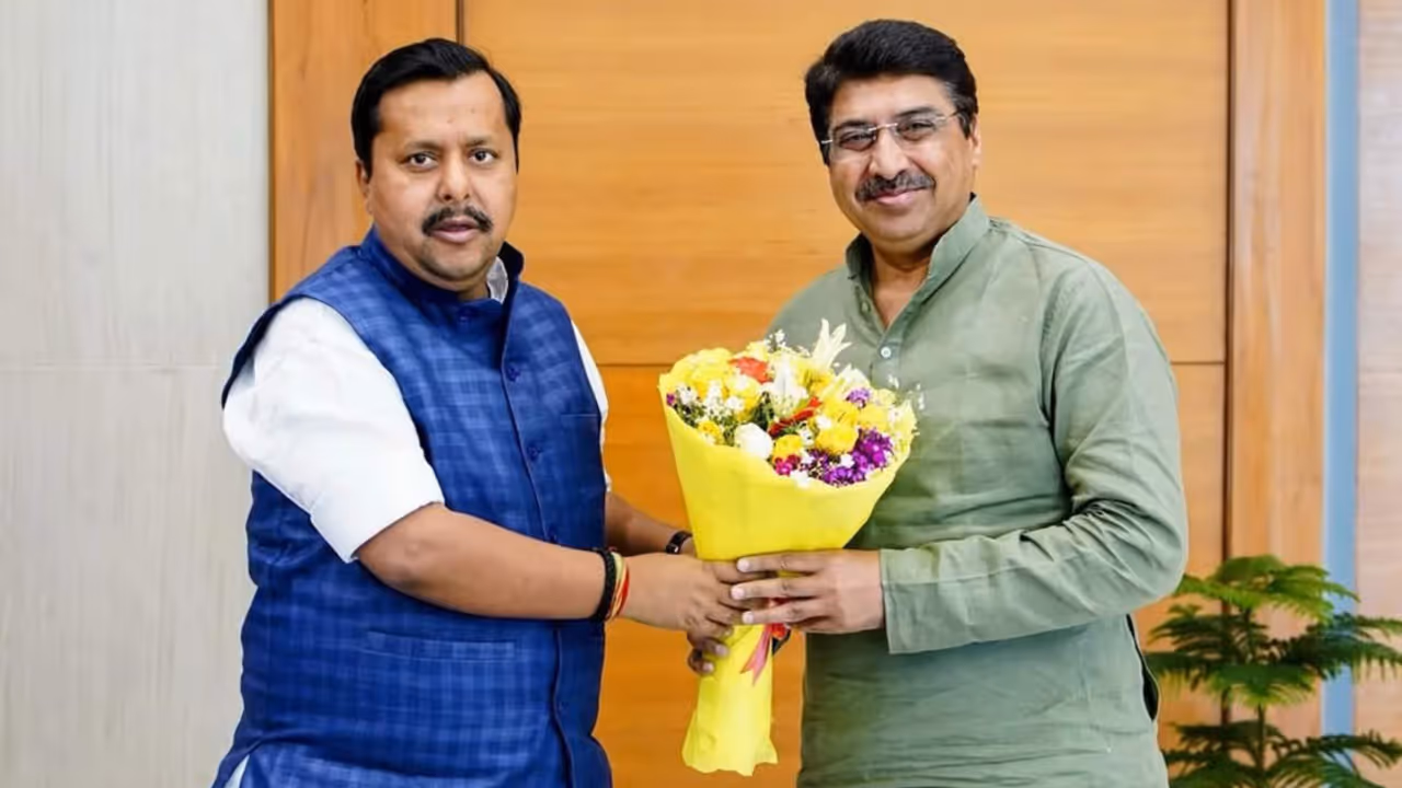 Who Is Deepak Mhaskey From Chemistry Professor to BJPs New IT Cell Chief Who Is Deepak Mhaskey From Chemistry Professor to BJPs New IT Cell Chief
