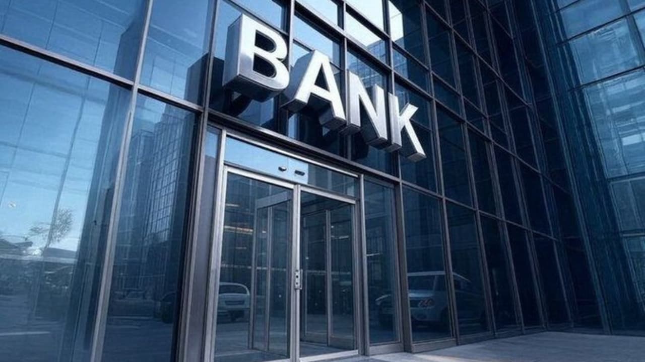 bank strike bank strike
