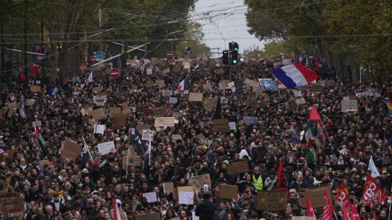 france protest 4 lakh 10 thousand people paris violence 64 arrested school inflation france protest 4 lakh 10 thousand people paris violence 64 arrested school inflation