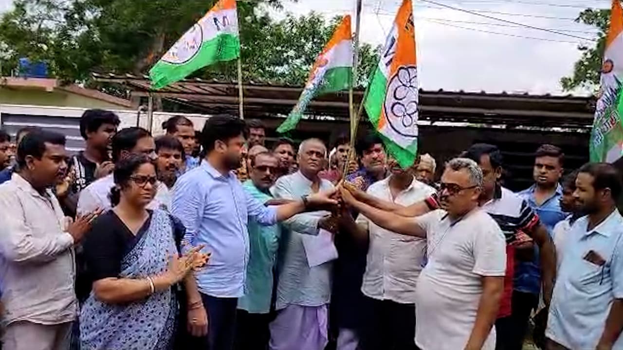 Before the panchayat elections, the opposition joined the Trinamool party again in east midnapur Before the panchayat elections, the opposition joined the Trinamool party again in east midnapur
