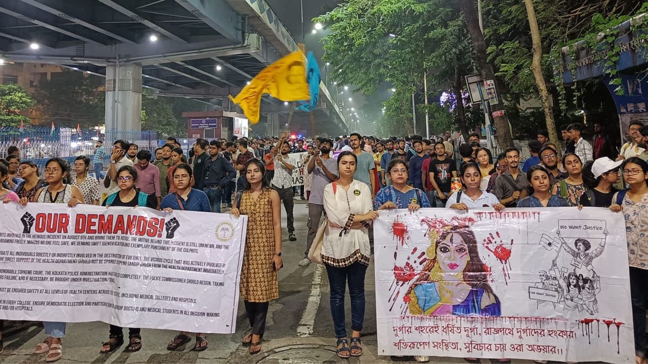 JUNIOR DOCTORS PROTEST JUNIOR DOCTORS PROTEST