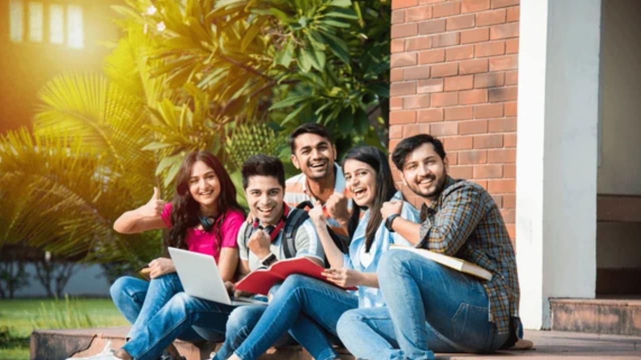 Tech courses after class 12 in India 2025