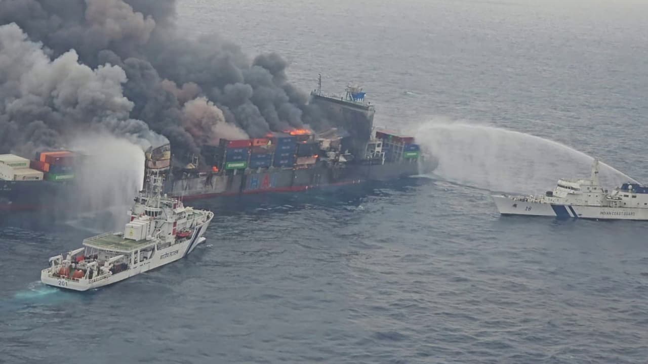 ship fire ship fire