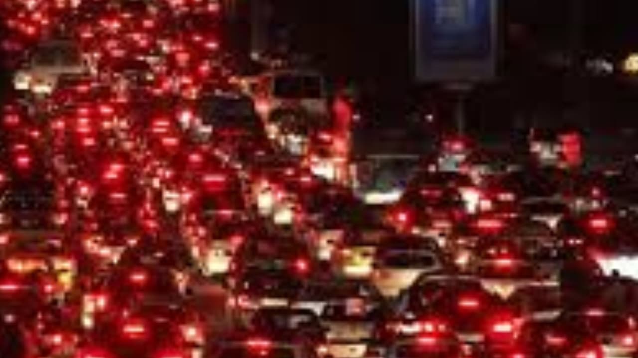 Israel Attack Fears: Tehran Residents Flee Amid Traffic Chaos