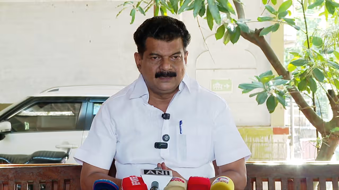pv anvar to media