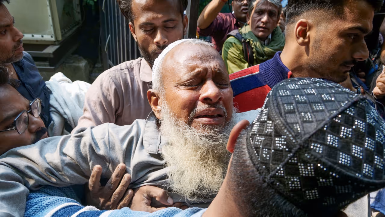 Tears and heartbreak outside LNJP Hospital after Delhi blast